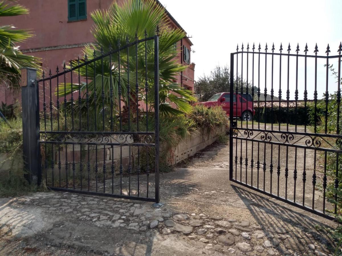 Villa Abruzzocasacampagna Collecorvino - Monolocale Con Mini-Cucina, Giardino E Parcheggio Exterior foto